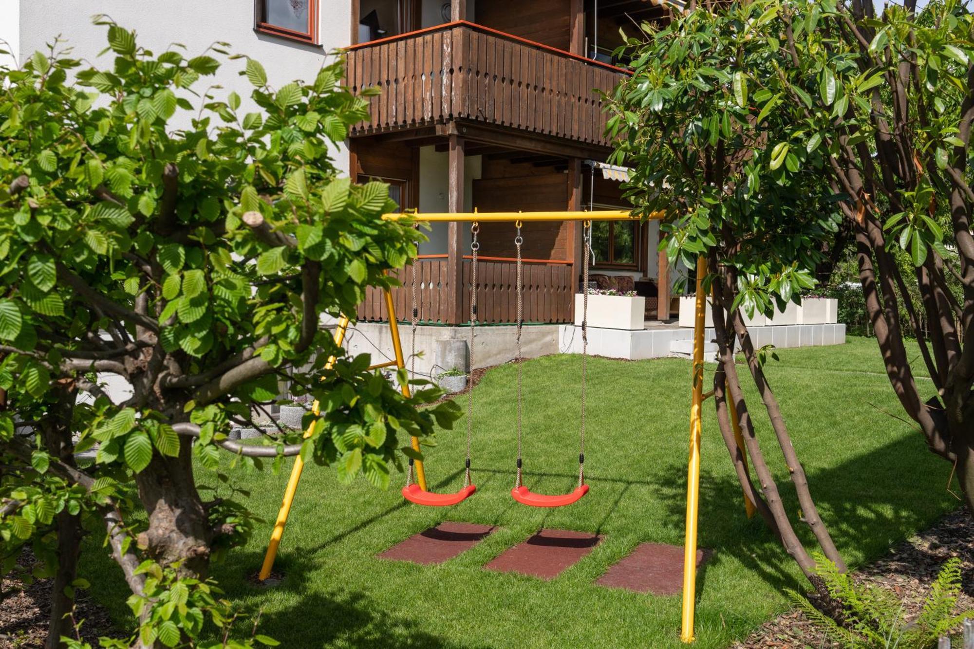 Between Lakes Apartments - 58 Интерлакен Экстерьер фото