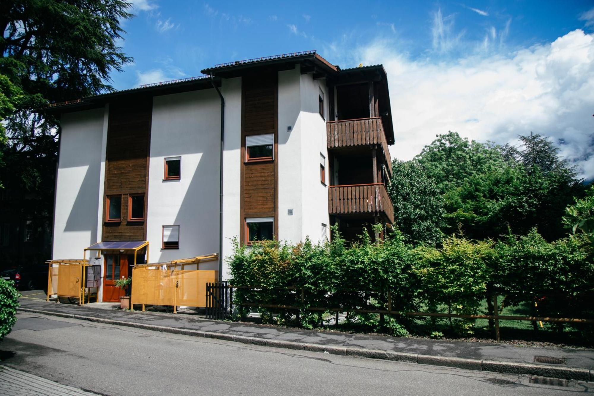 Between Lakes Apartments - 58 Интерлакен Экстерьер фото